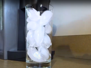 How to Make a Blonde Vanilla Latte - Step 1 Add Ice