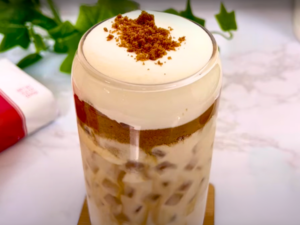 Step-by-step Recipe Biscoff Latte - Finishing Touch