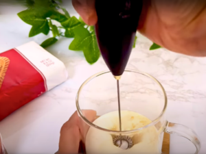 Step-by-step Recipe Biscoff Latte - Vanilla Sweet Cream Base