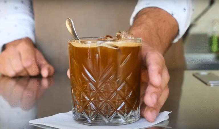 How to Make an Espresso Tonic photo