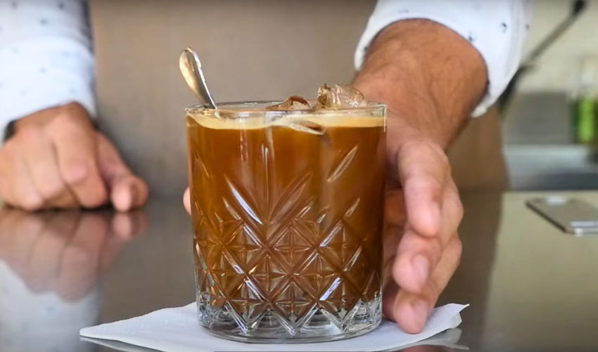 How to Make an Espresso Tonic photo